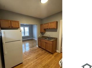 5350 W Division St APT 3R, Chicago, IL 60651