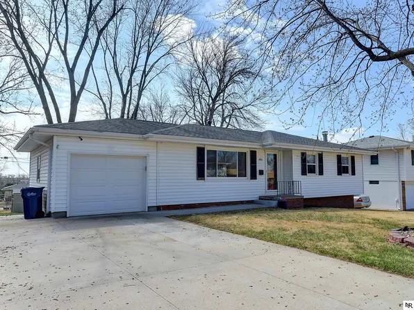2903 Greene Ave, Bellevue, NE 68147