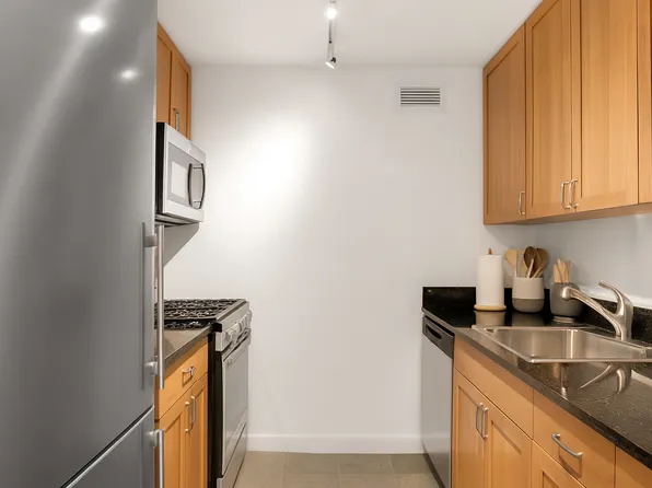 20 River Terrace image 6 of 14