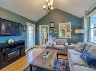 88 Iroquois Rd, Cumberland, RI 02864