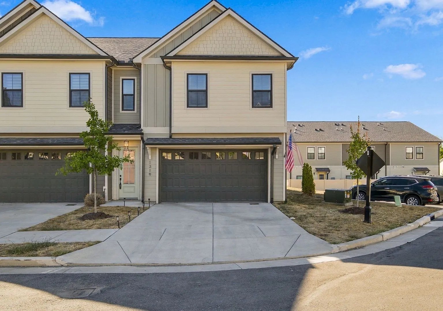 Charming Modern Townhome in South Nashville! — Photo 3