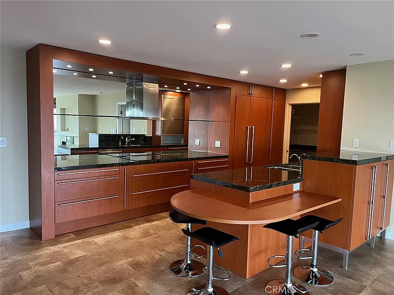 101 Scholz Plz #Penthouse 18 — Photo 17