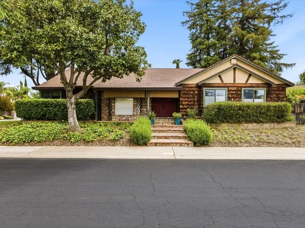 2747 Bradshaw Rd, Sacramento, CA 95827