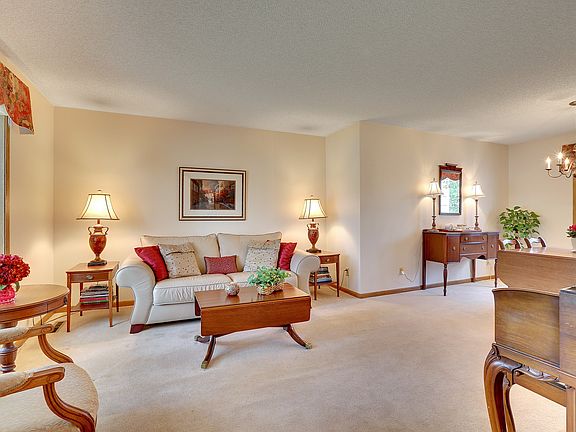 2nd image of 6040 Jonquil Ln N