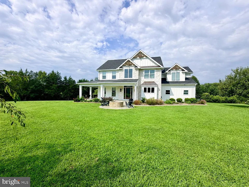 7154 Cornfield Ln