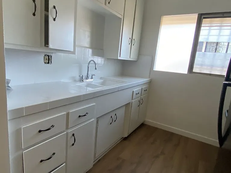 629 No. Hayworth Ave. — Photo 2