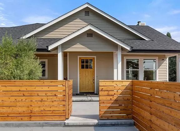 Front gate to front porch