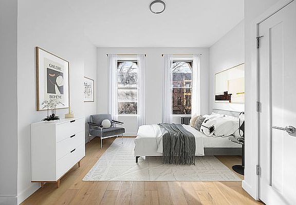 4th image of 370 5th Ave APT 2L