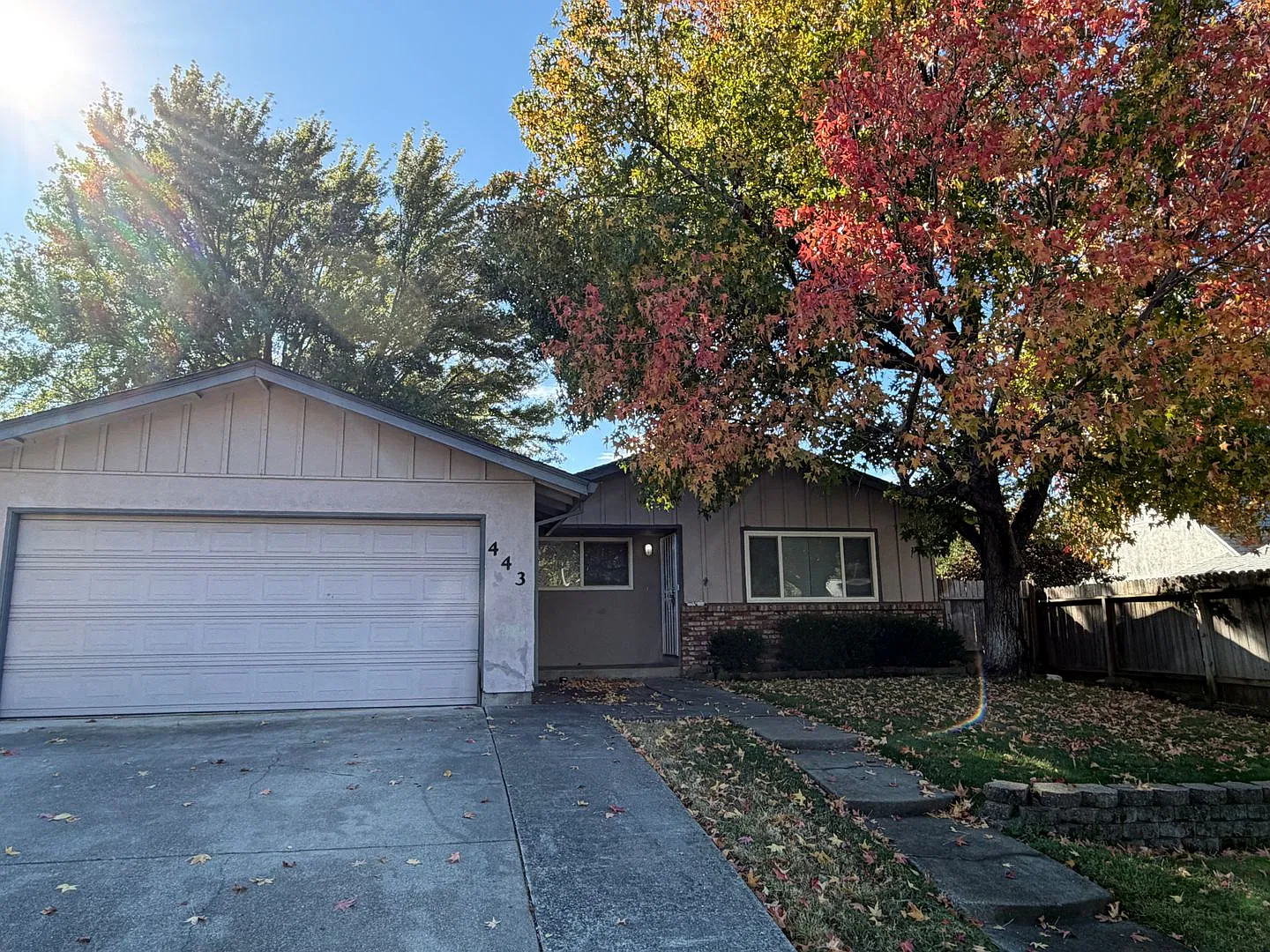 Well maintained home! Beautiful backyard! 3 bedroom/2 bath! — Photo 1
