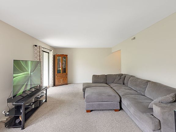 5th image of 508 Waters Edge Dr APT D