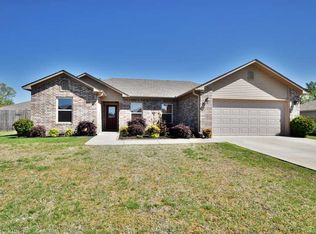 40 Castleton Dr, Ward, AR 72176