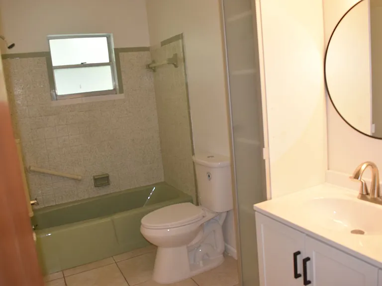 1881 SE Airoso Blvd — Photo 10