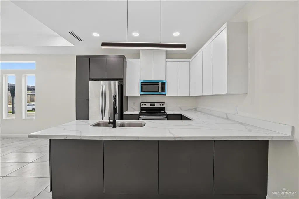 2 bed, 2.0 bath, 1050 sqft, $1,250 — Photo 4