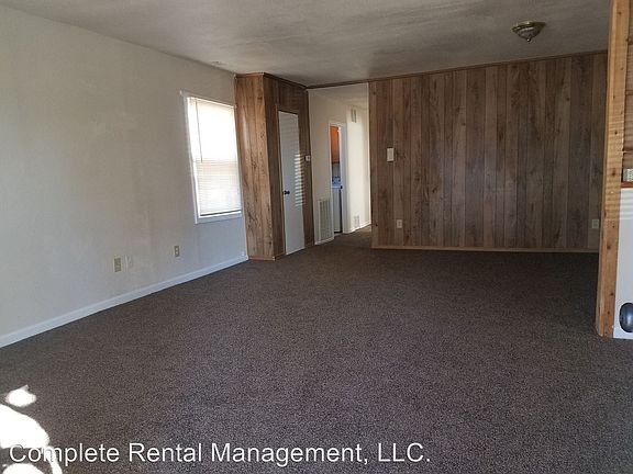 3rd image of 622 Ardath Ln