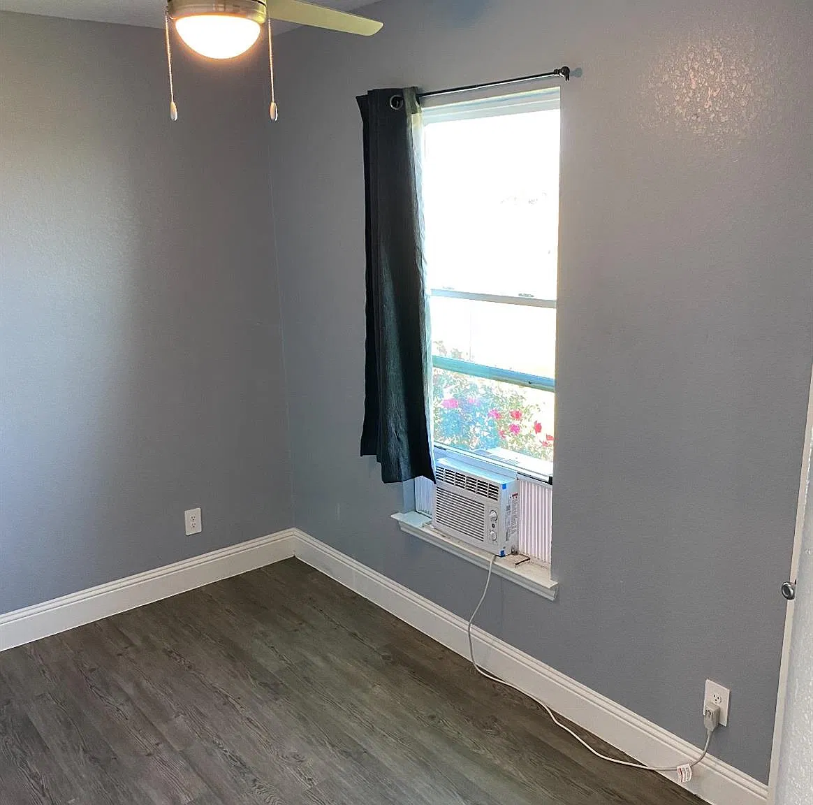 2 bed, 1.0 bath, 1400 sqft, $1,700 — Photo 4