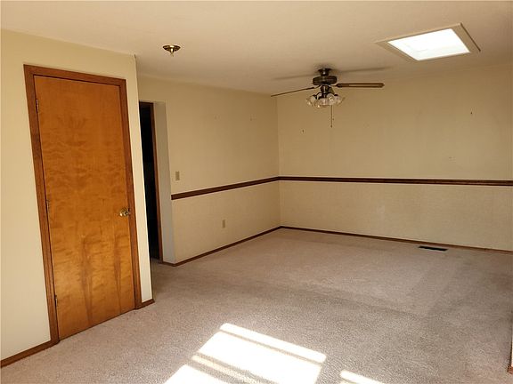 4th image of 406 W Saint Louis Ave #B