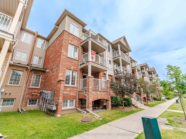 153 Isaac Devins Blvd #2, Toronto, ON M9M 0C5
