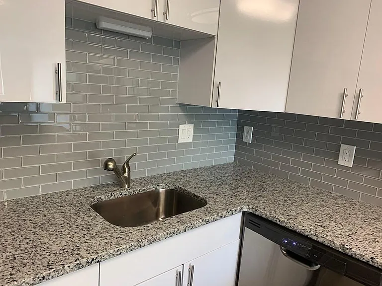 519 Washington St #6 — Photo 15