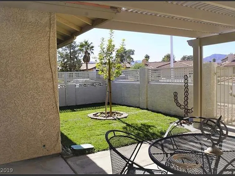 116 Sterling Ct — Photo 12