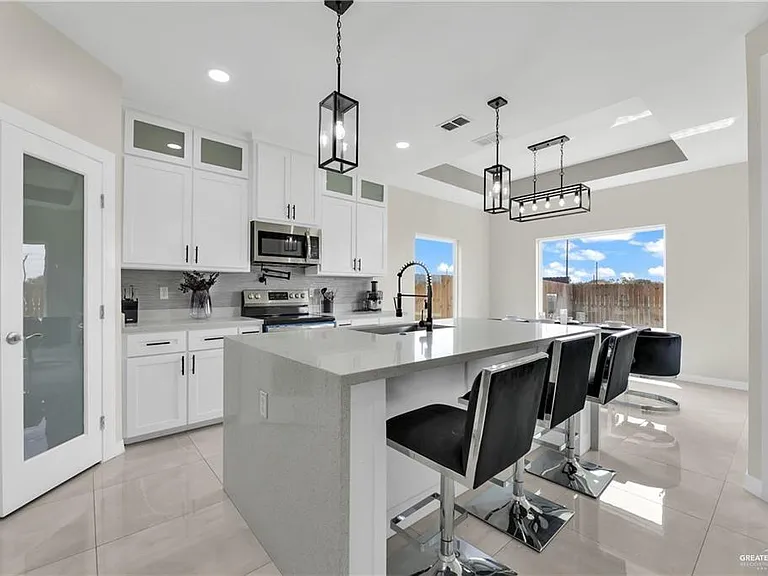 2805 Ulex Ave — Photo 4