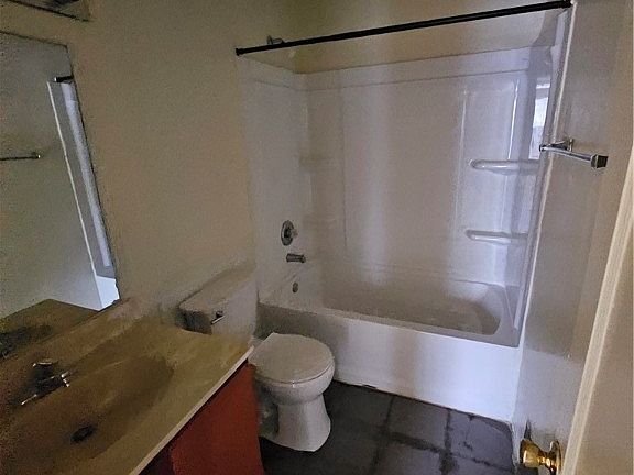 5th image of 1423 Drewry St