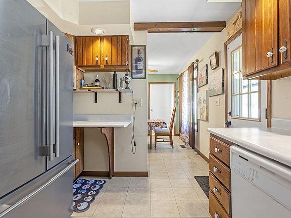 5th image of 891 E Daffodil LANE