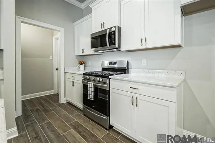10921 Maitland Ave — Photo 5