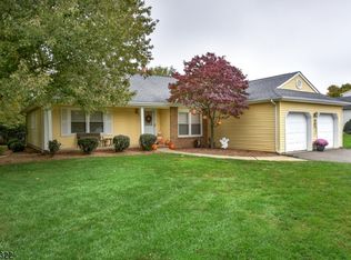 17 Mulberry Ln, Flemington, NJ 08822