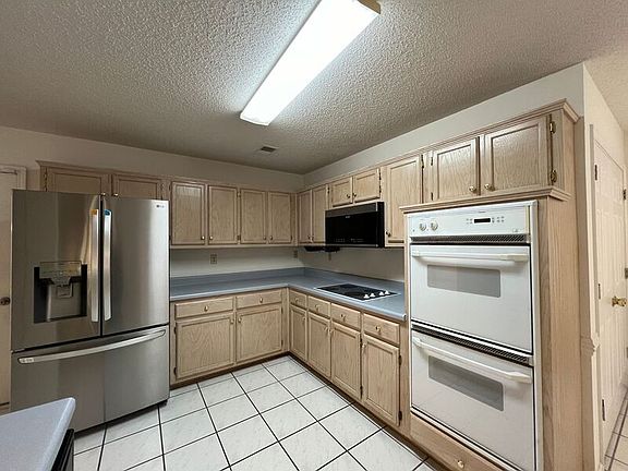 2nd image of 1780 Elderberry Ln