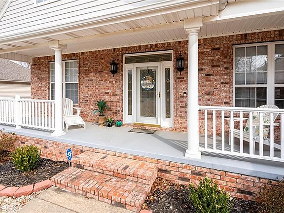 4th image of 6 Luncarty Ln