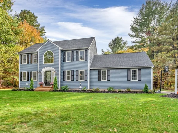 3 King Philip Path, Mendon, MA 01756