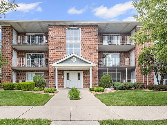 2nd image of 18250 Eagle Dr APT 3S