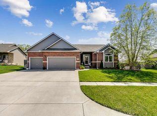913 E Moss Wood St, Derby, KS 67037