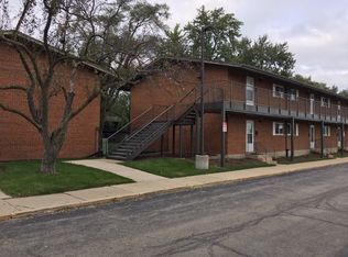 1900 W Knightsbridge Dr APT 1A, Mount Prospect, IL 60056