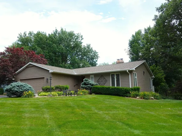 19 Hiawatha Ln, Galesburg, IL 61401