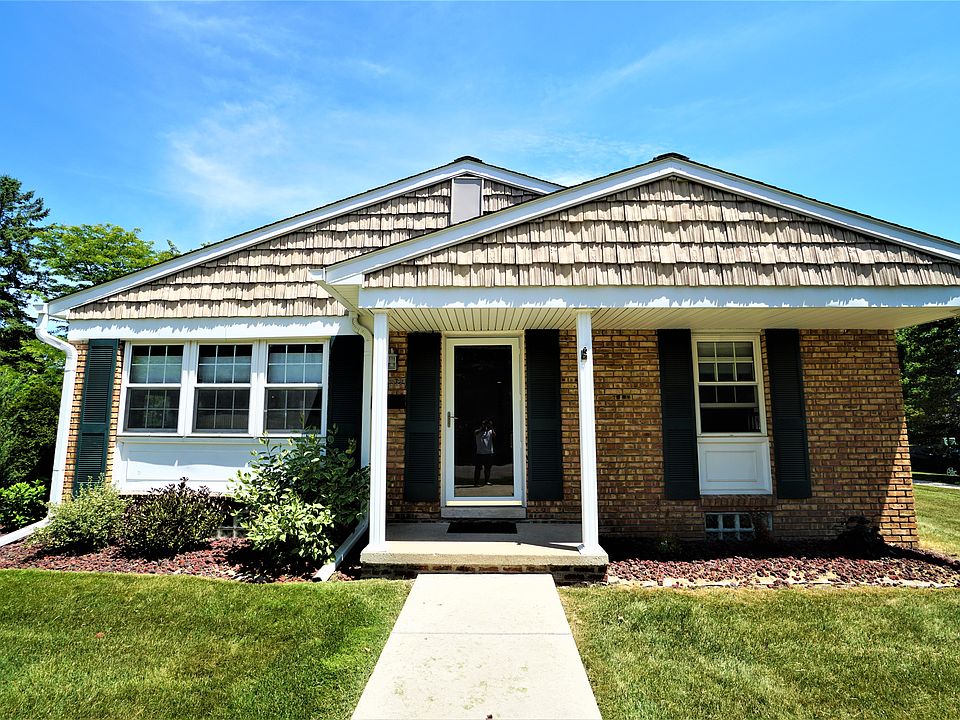 1st image of 42528 Lake Success Dr