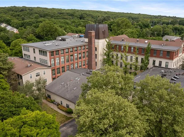 15 Higgins St APT 108, Smithfield, RI 02917