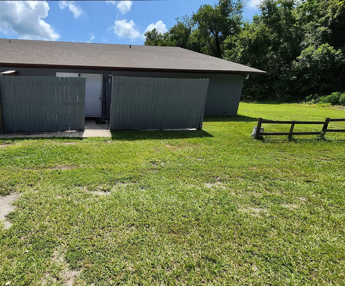 Building Photo - 1836 SW 109th Pl #4