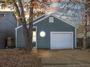 1810 W 62nd St S, Tulsa, OK 74132