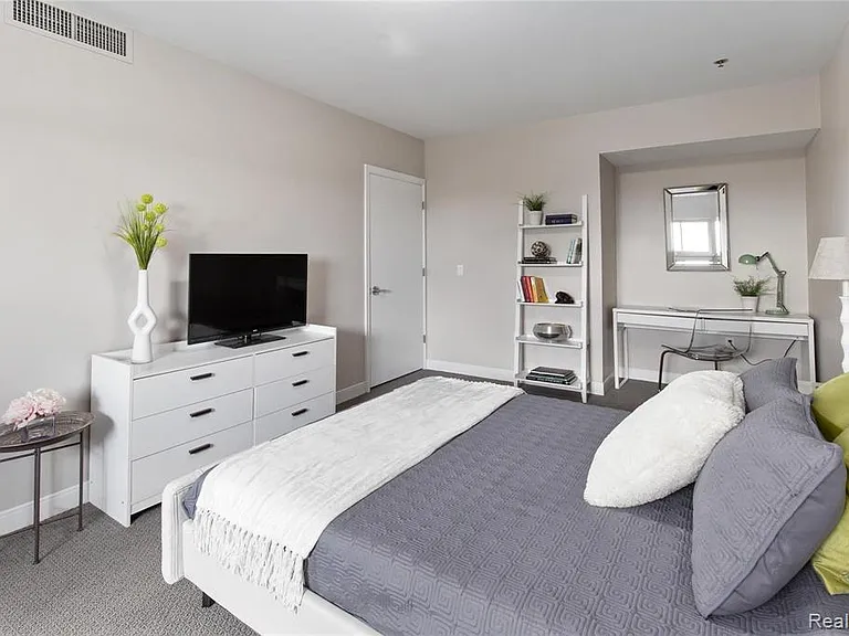 525 W Lafayette Blvd #21B — Photo 26