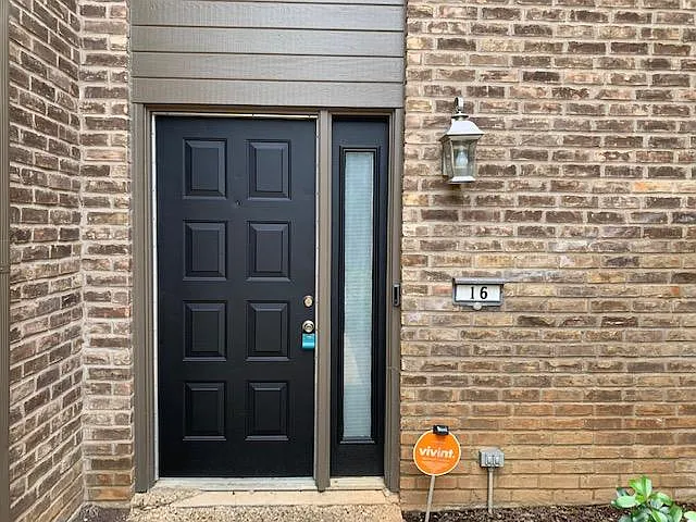 2 bed, 2.5 bath, 1550 sqft, $1,595 — Photo 1