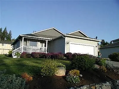 1034 Shamrock Ln photo 1