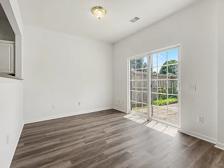 8169 Kincaid Ct — Photo 6