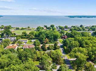 110 Lake View Dr, Annapolis, MD 21403