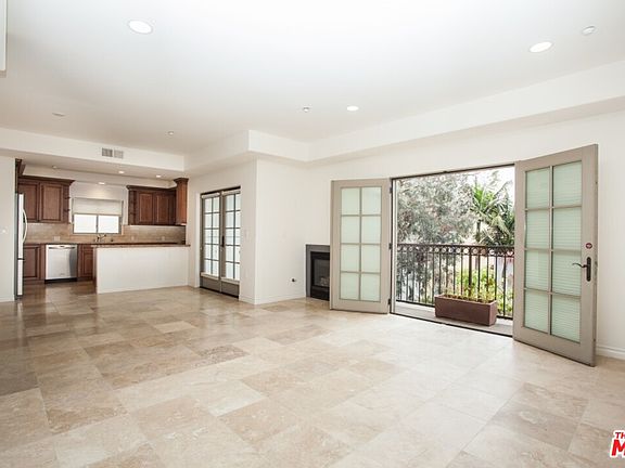 5th image of 11633 Chenault St Unit 201