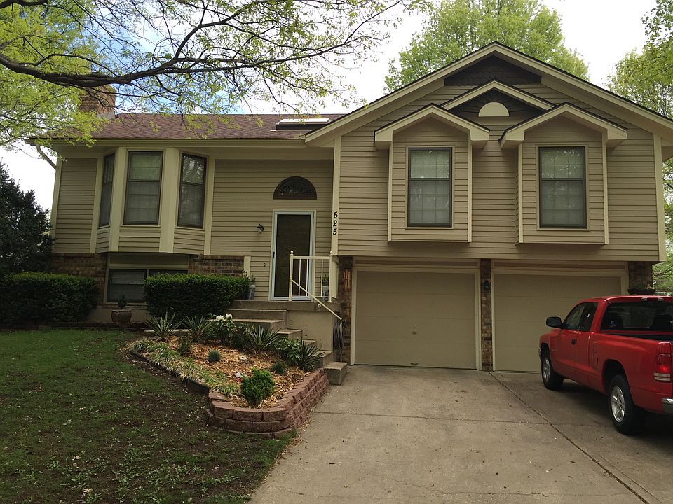 1st image of 525 SE Brownfield Dr