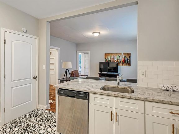 4th image of 3104 Gurney Ave #1N