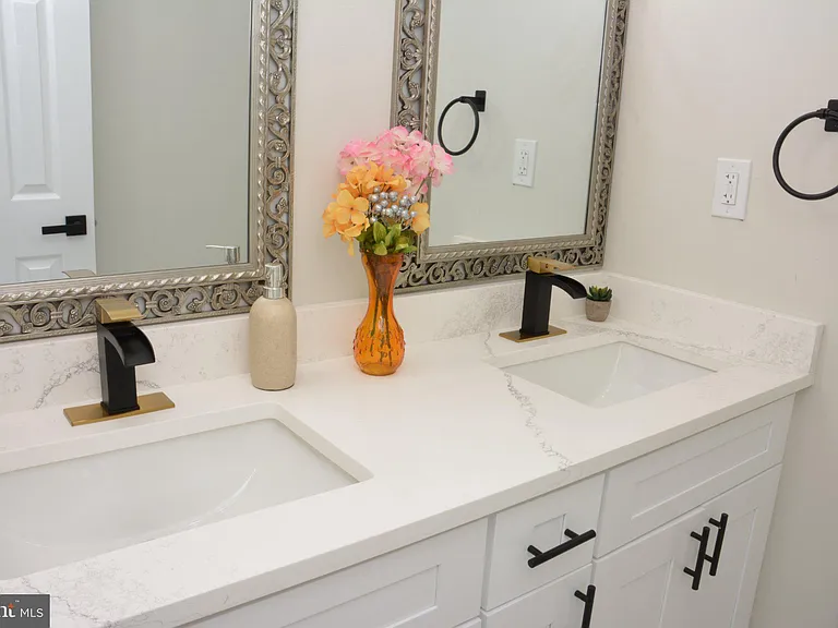 1006 Circle Dr — Photo 30