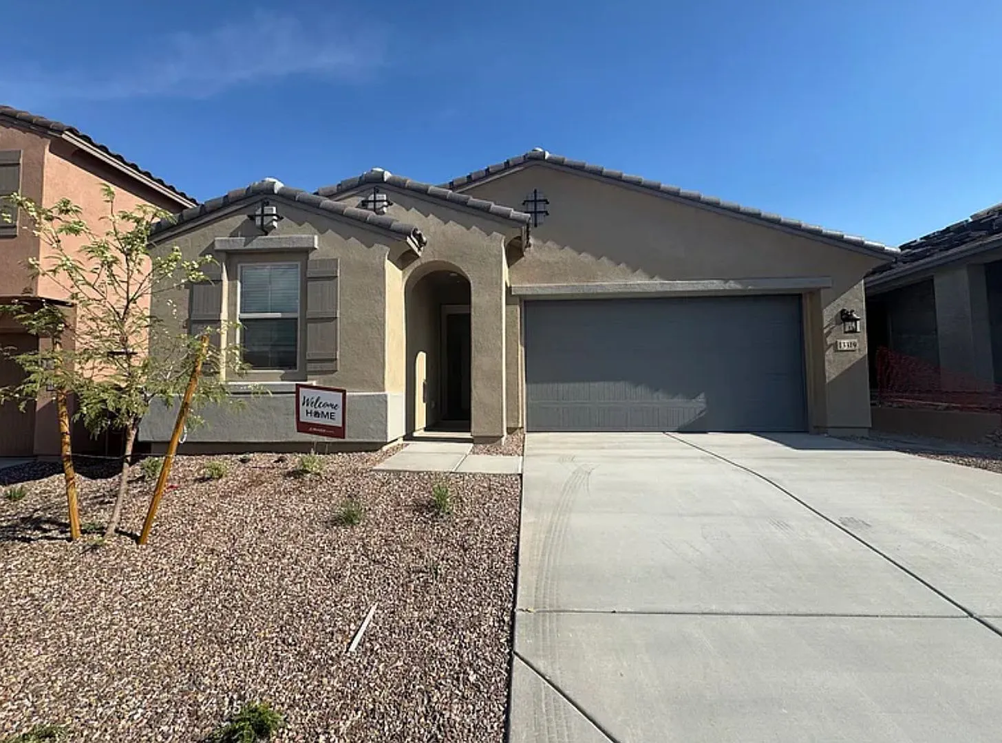 Like New Home In Northpointe In Peoria — Photo 1