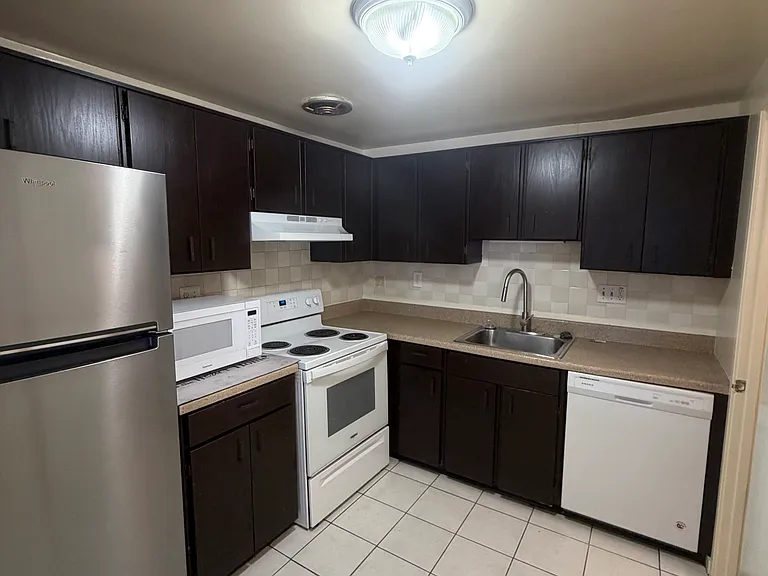 9709 Docena Dr — Photo 6